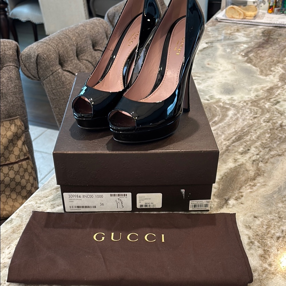 Gucci Black Heels with Signature Design